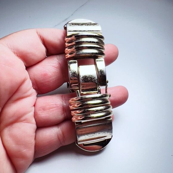 Sheffield | Women’s | Watch | One Size | Silver Thick Link Watch - Picture 3 of 7